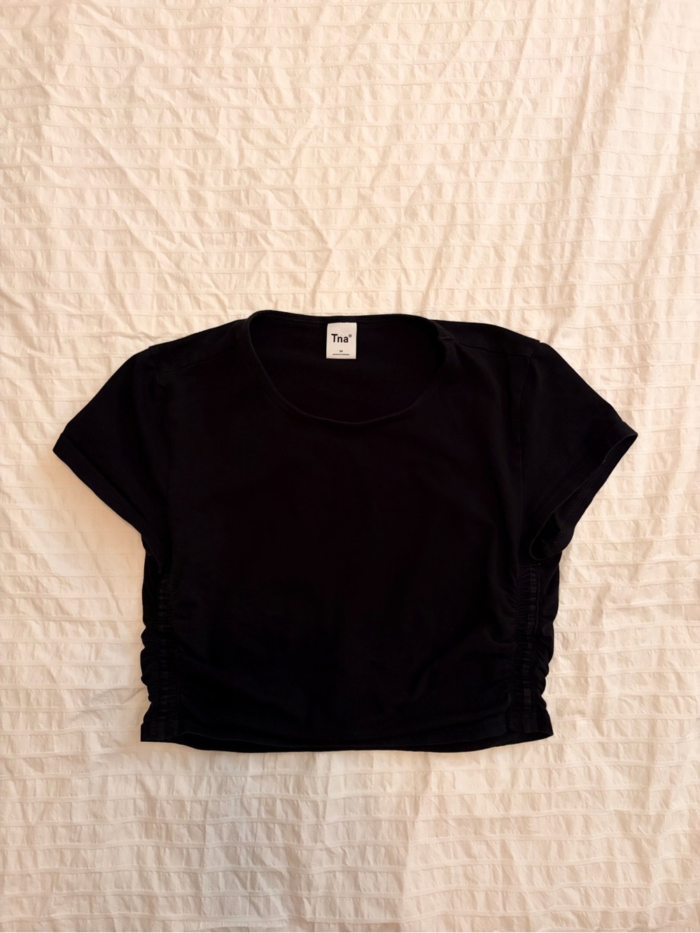 TNA Cropped Tee Ruched Sides - Black